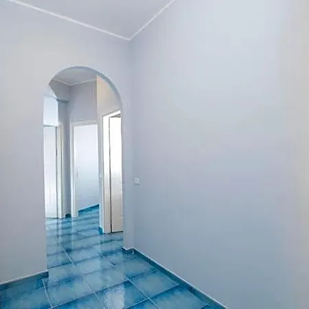 Capri 5*